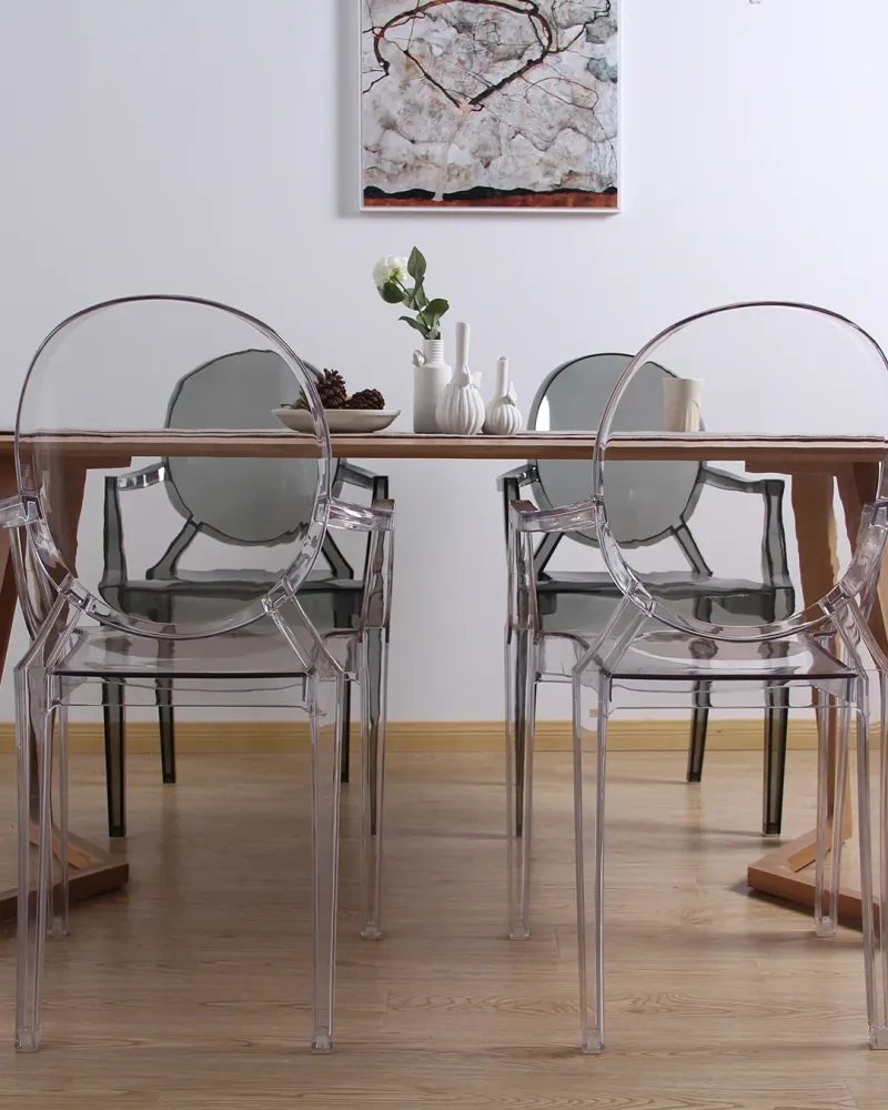 Sedia bracciolo di Lewis Clear
