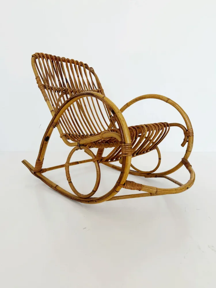 Sedia dondolo vintage rattan per bambini