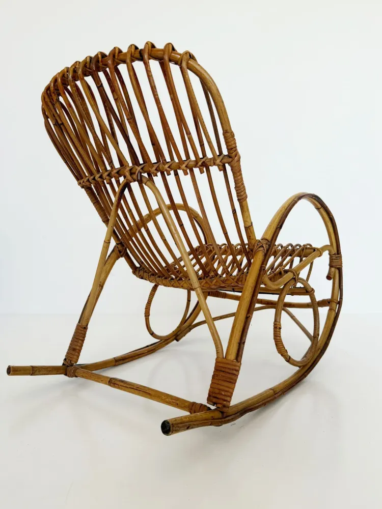 Sedia dondolo vintage rattan per bambini