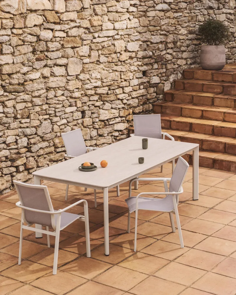 Sedia da esterno impilabile Canea realizzata Textline beige e alluminio ecru