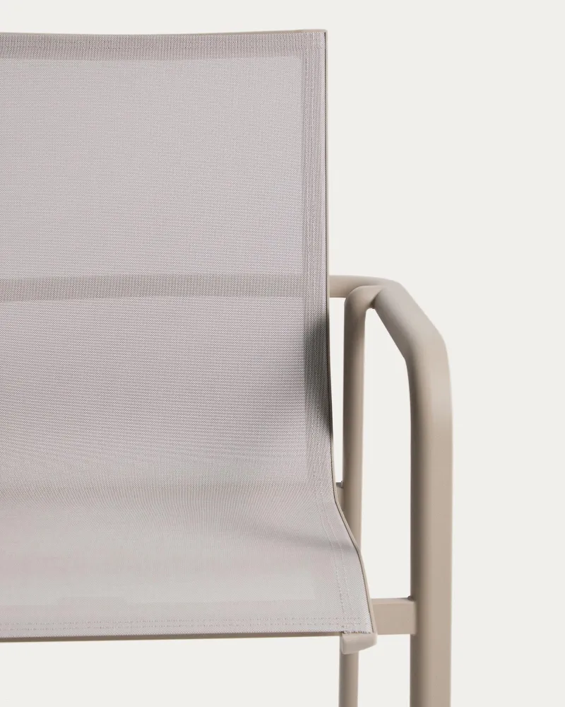 Sedia da esterno impilabile Canea realizzata Textline beige e alluminio tortora