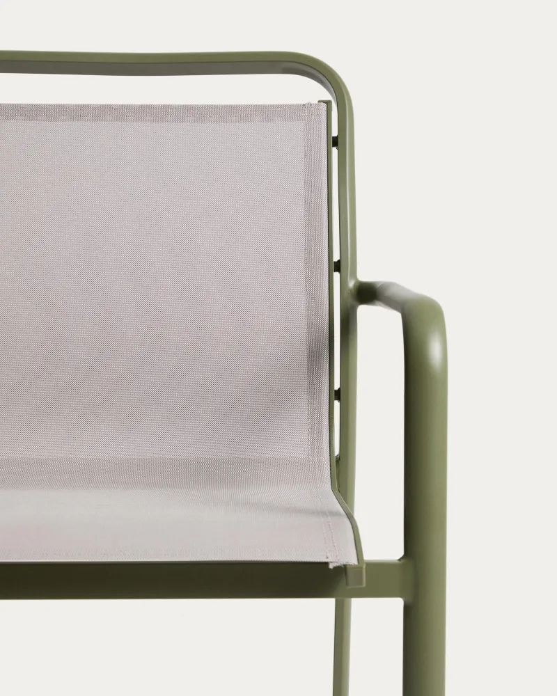 Sedia da esterno impilabile Luri alluminio nei colori Textline verde e beige