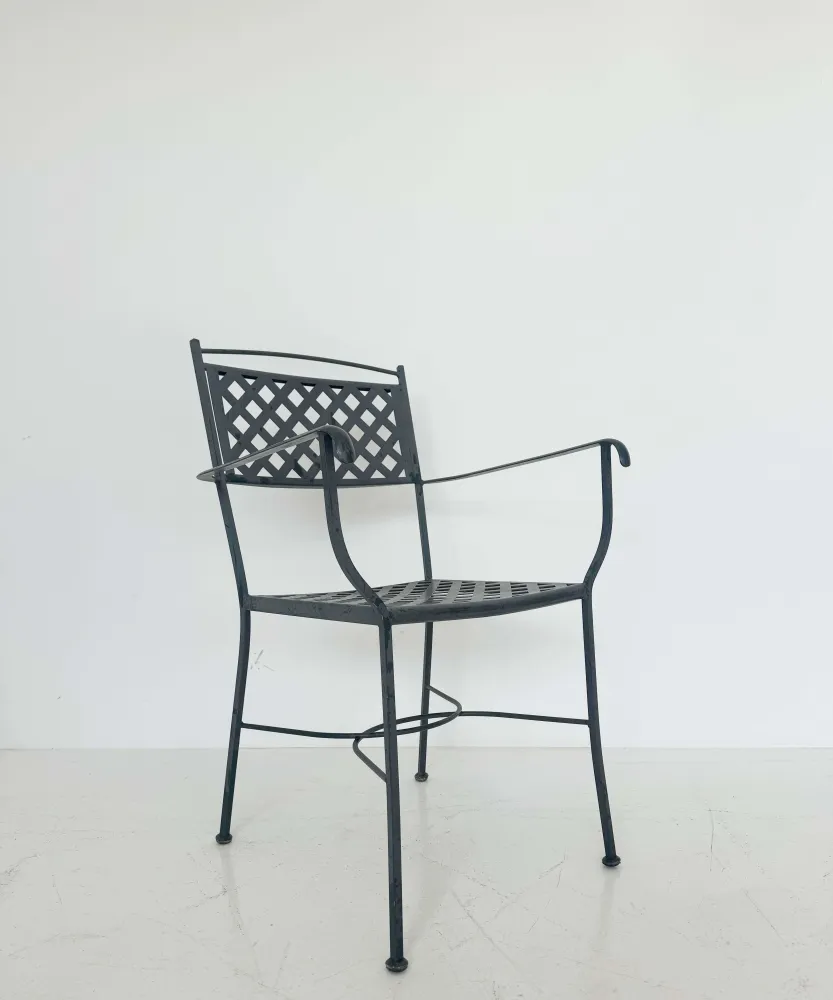 Sedia ferro verniciato con braccioli – Design elegante per interni ed esterni