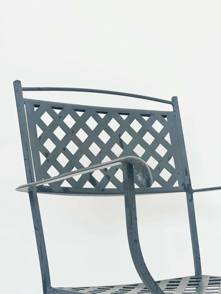 Sedia ferro verniciato con braccioli – Design elegante per interni ed esterni