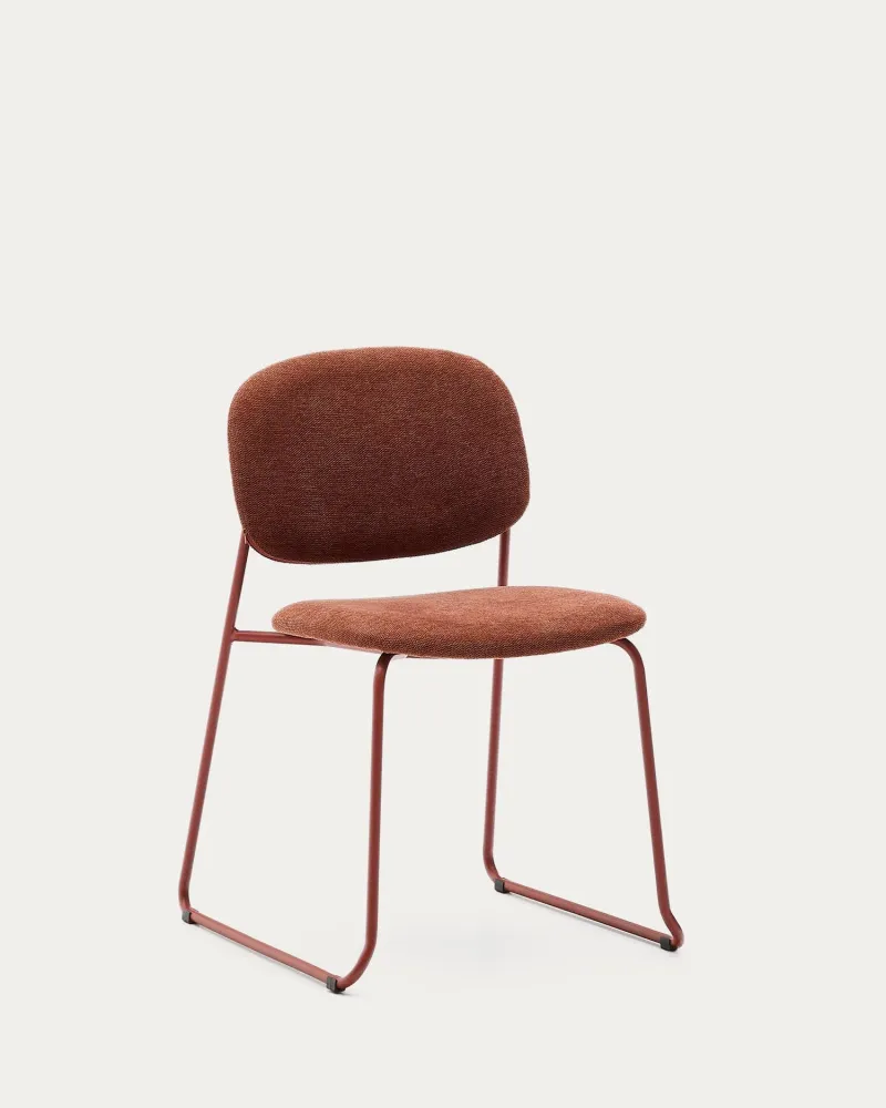 Sedia impilabile Meli con terrakottciniglia e terracotta colorateottgambe metallo color