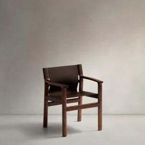 Sedia Jan realizzata fibre di pelle riciclata colore scuro<tc>braun</tc> e legno massello di frassino FSC 100 % con