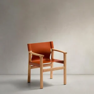 Sedia Jan realizzata fibre di pelle riciclata colore chiaro<tc>braun</tc> e legno massello di frassino FSC 100 % con Fi