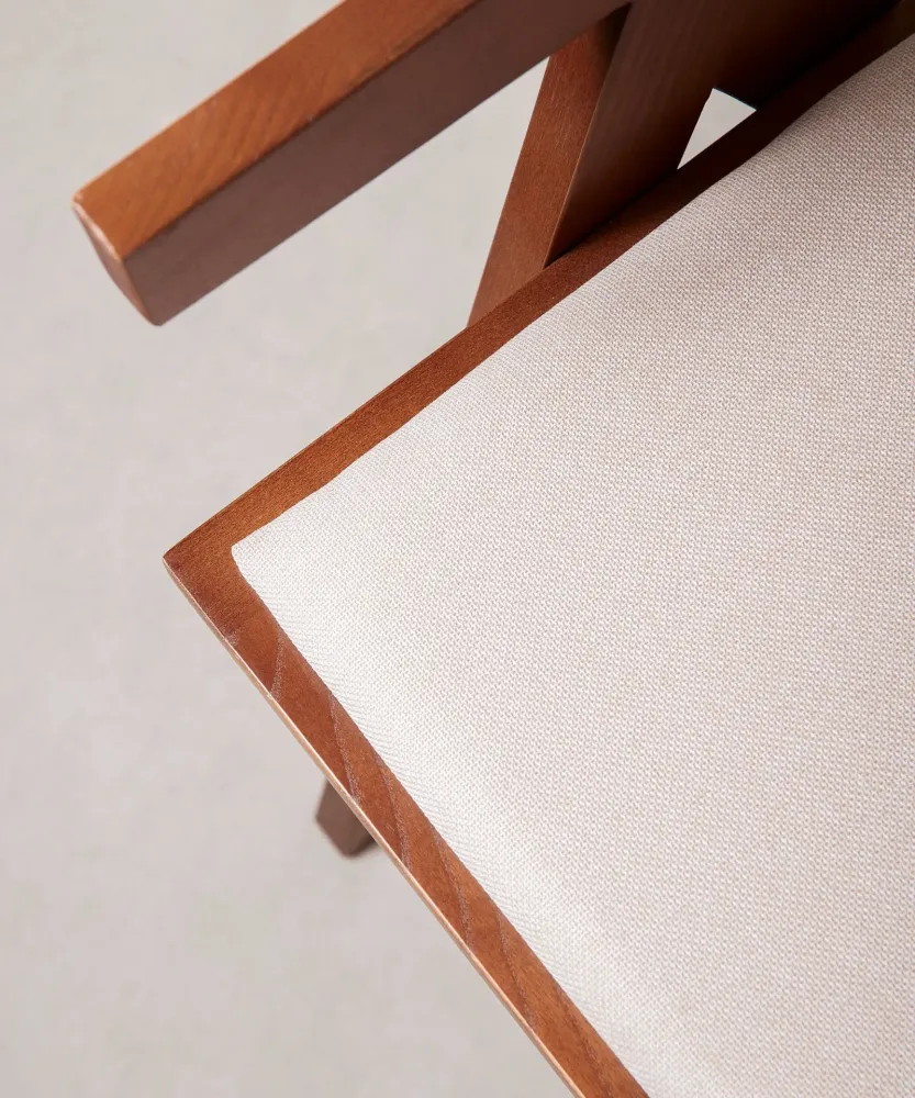 Sedia da pranzo legno e imbottita con braccioli Pauline Arms