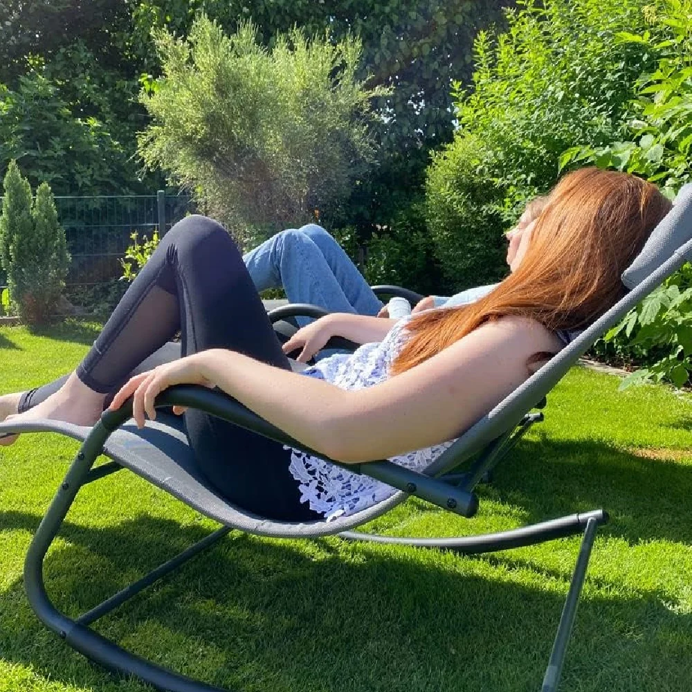 Sedia Sdraio Dondolo per Esterni con Cuscino Imbottito Design Ergonomico Grigio