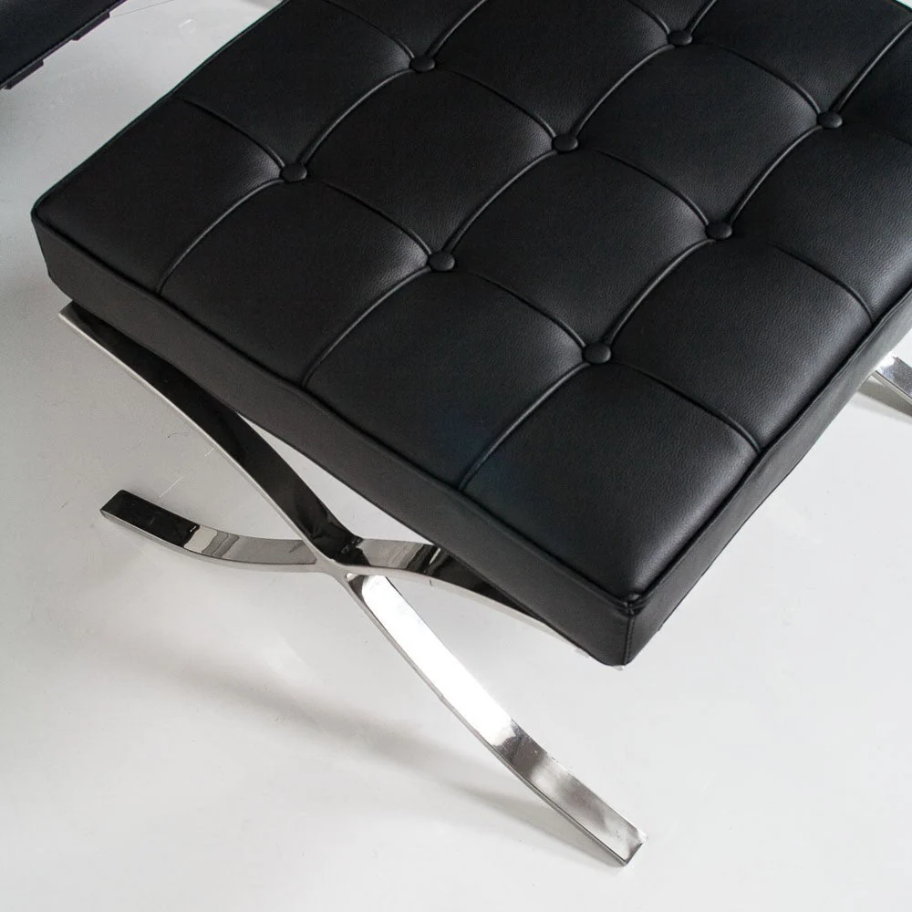 Set Poltrona e Pouf Barcelona Acciaio Cromato Rivestimento Similpelle Nero
