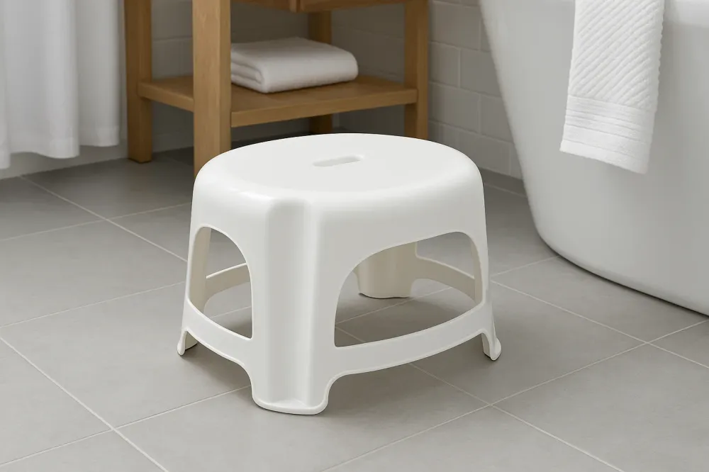 Sgabello antiscivolo plastica – Sgabello multiuso per casa e bagno – 32×27,5×18,5 cm – Colore casuale