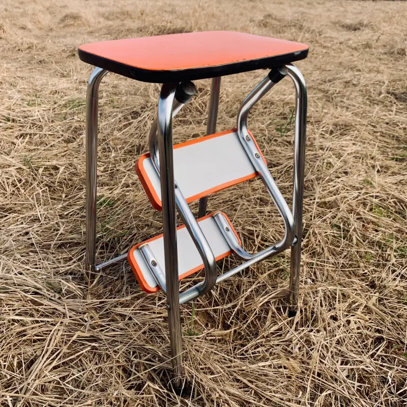 Sgabello Arancione da Cucina con scaletta - Italia 1970