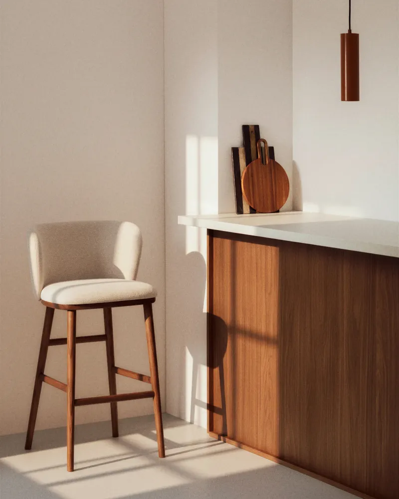Sgabello Ciselia ciniglia beige con gambe legno massello di frassino finitura noce, FSC Mix Credit, 75 cm