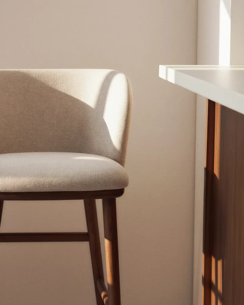 Sgabello Ciselia ciniglia beige con gambe legno massello di frassino finitura noce, FSC Mix Credit, 75 cm