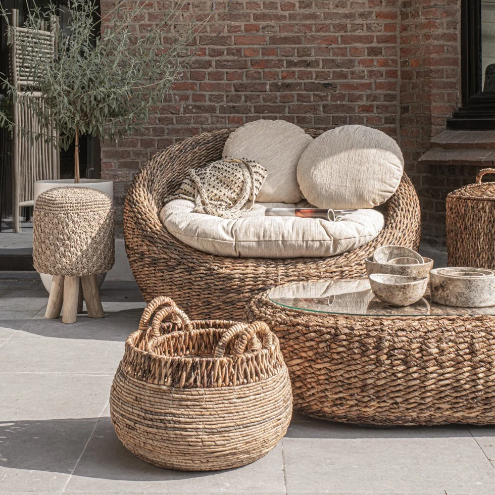 Lo sgabello RAFFIA TRESSED