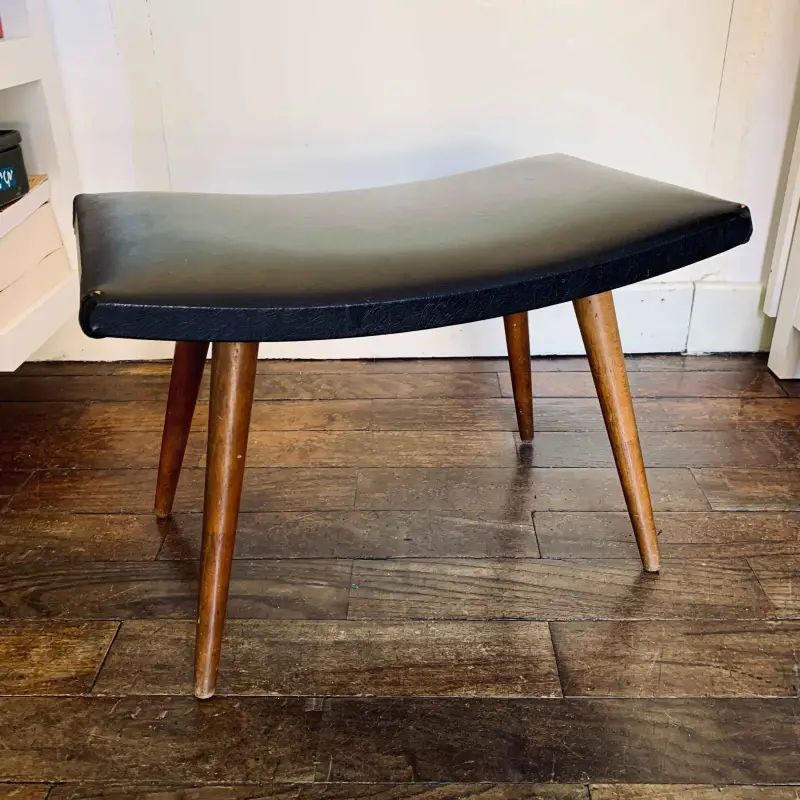 Sgabello vintage legno con seduta pelle nera - Olanda 1960