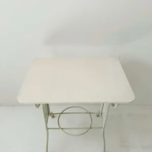 Tavolino da toilette ferro verniciato di bianco