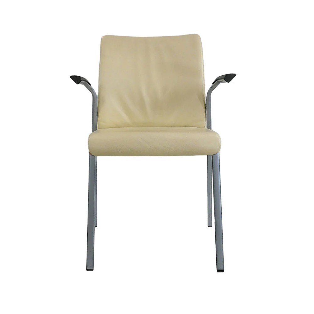 Steelcase: Sedia impilabile pelle color crema originale - Ristrutturata