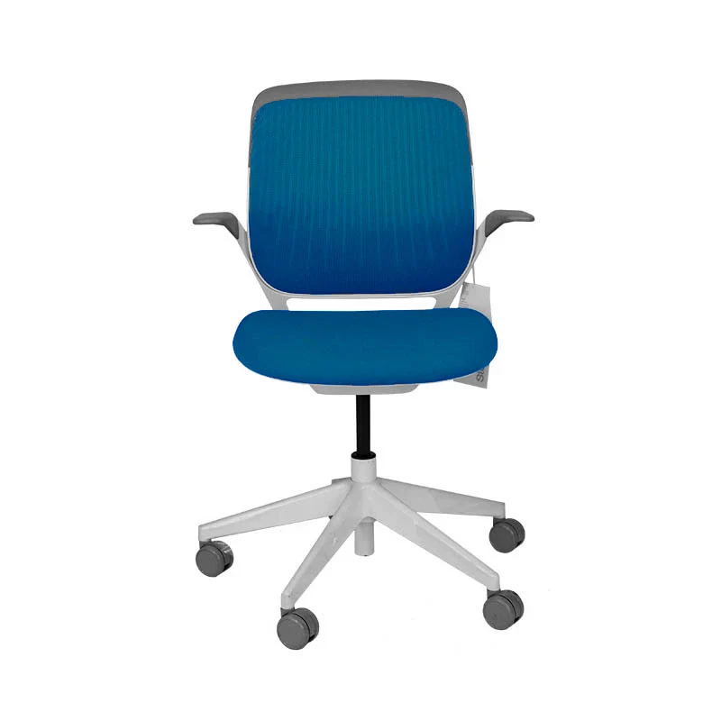 Steelcase: Sedia da riunione Cobi con struttura bianca tessuto blu - Ricondizionata