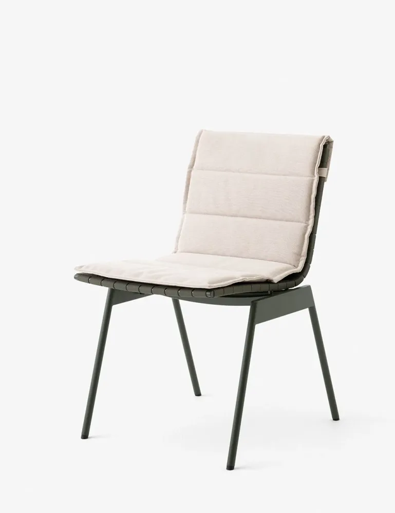 sedia laterale ville av33 &Tradition