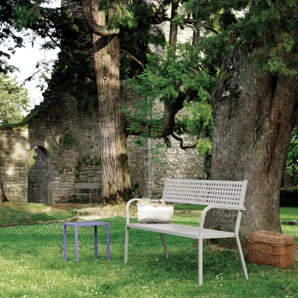 Panca metallo da giardino "Alice1" divano impilabile con braccioli cm 148x53 85h Vermobil