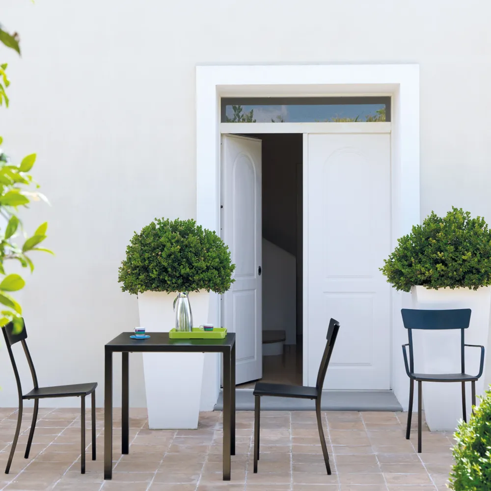 Set di 4 sedie metallo verniciato "Mogan" da giardino impilabili cm 52x50 88h Vermobil