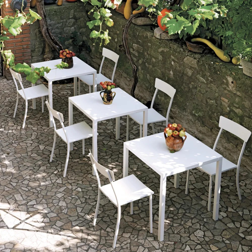 Set di sedie moderne metallo verniciato "Mogan" da giardino impilabili cm 47x52 85h Vermobil