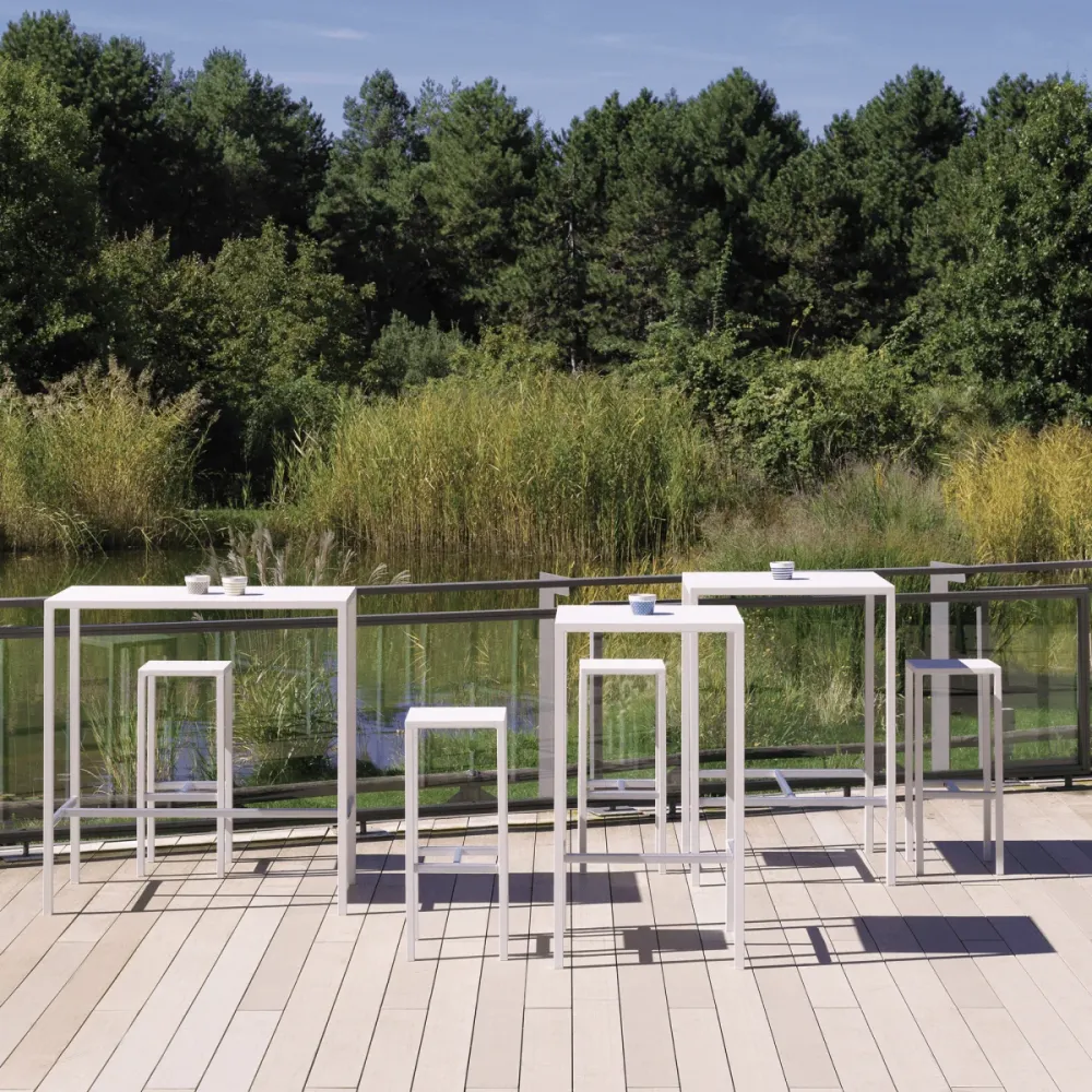 Set tavolo alto + 2 sgabelli metallo "Seaside" da giardino moderno cm 60x60 110h Vermobil