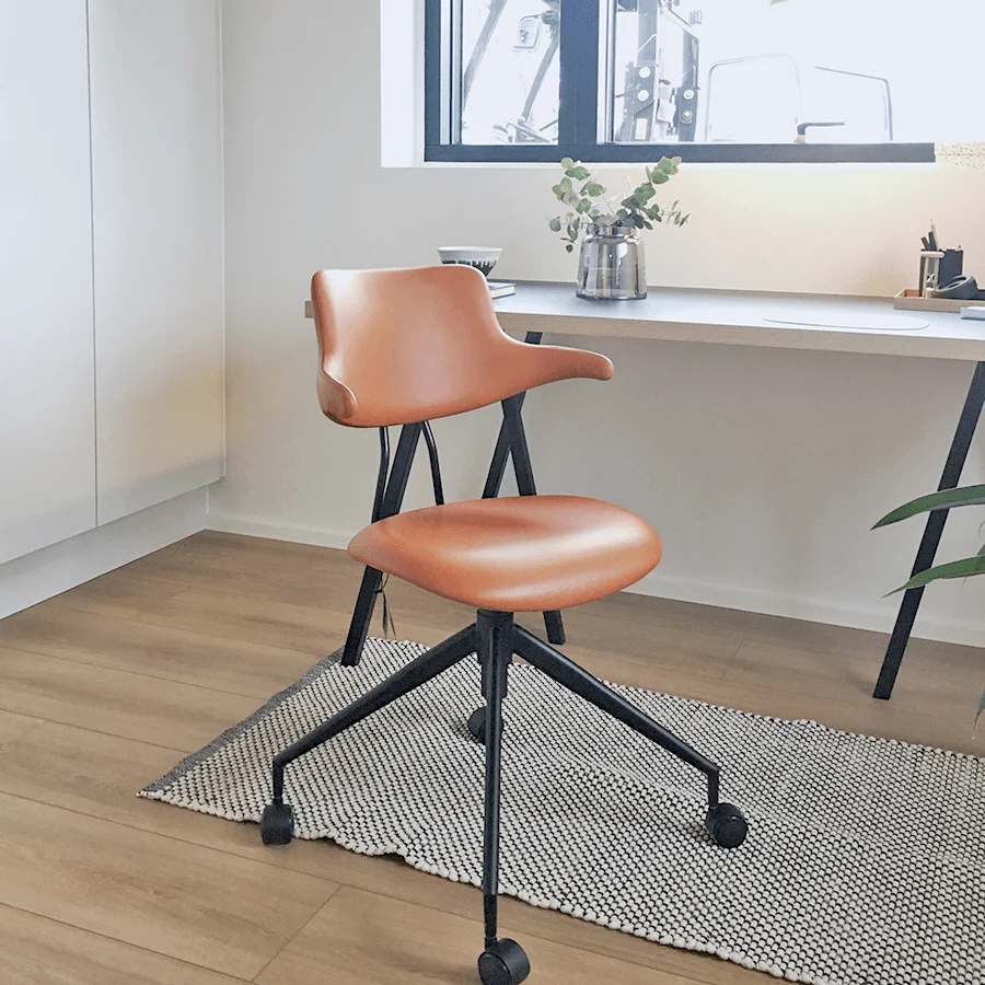 VL119 SEDIA GIREVOLE PELLE VERMUND