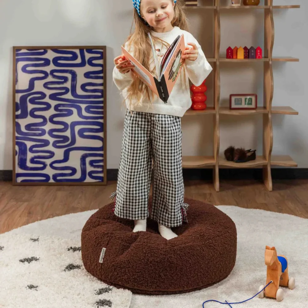 Wigiwama Pouf rotondo per bambini Ottoman Warm Hazel
