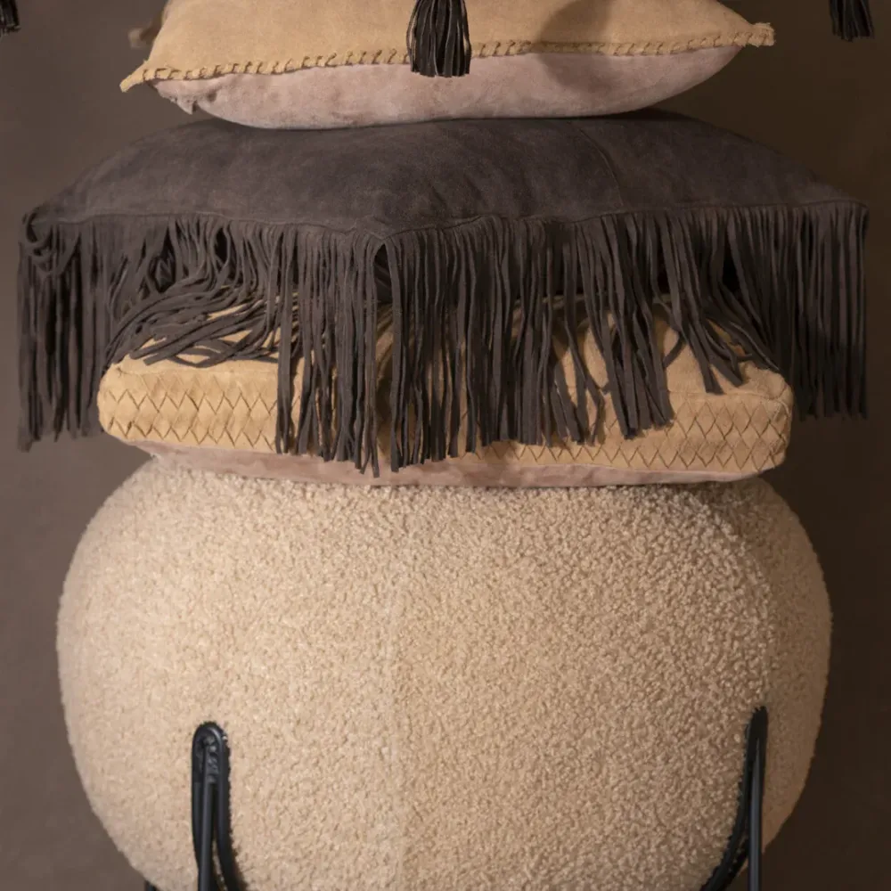 Pouf Lana Sintetica Rasata Bianca con Base Metallo Nera Ø 40 cm