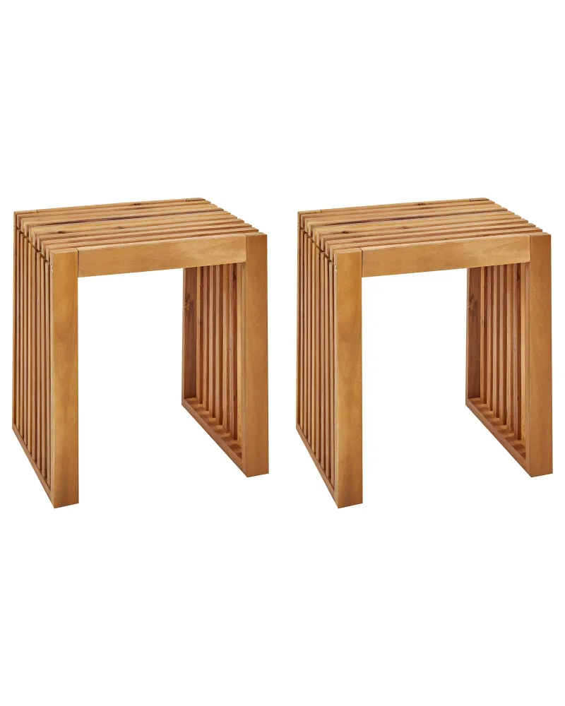 Set 3 Garden Stools BELLANO Acacia Wood Light Wood con 2 Poltrone e Pouf