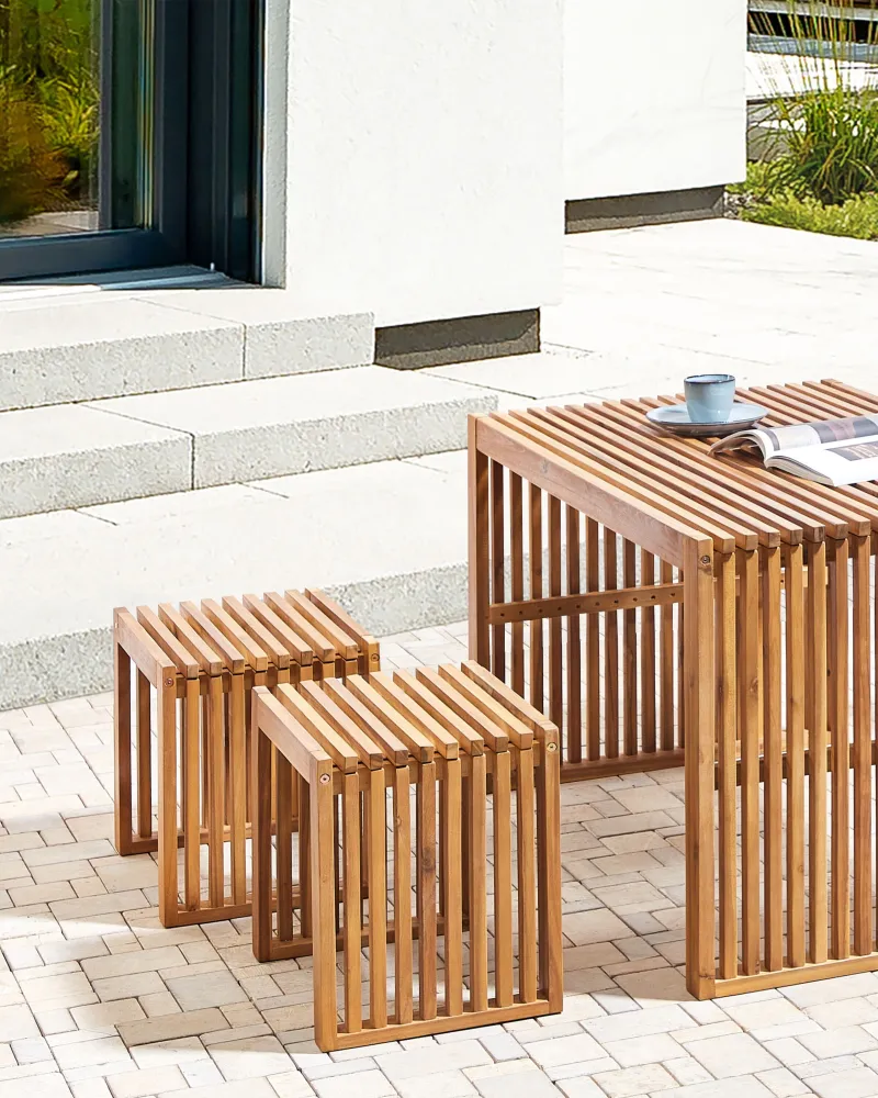 Set 3 Garden Stools BELLANO Acacia Wood Light Wood con 2 Poltrone e Pouf