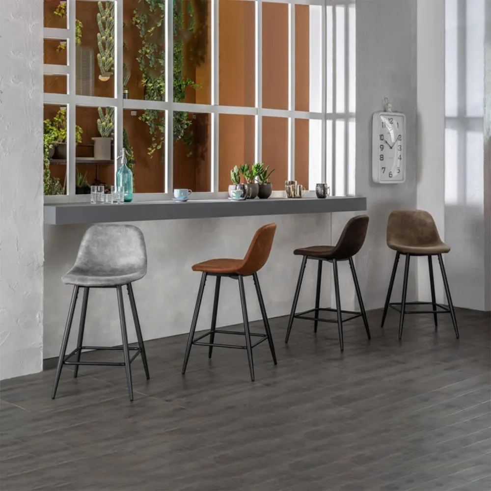 Base per Rubinetto Set di sgabelli imbottiti alti "Brig" similpelle con poggiapiedi cm 50x44 84h